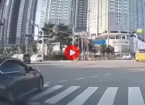 차선 변경 잘못해놓고 적반하장인 차주