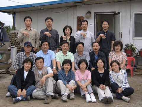 이게 왜 이 조합이지? 묘하게 이상한 단체사진