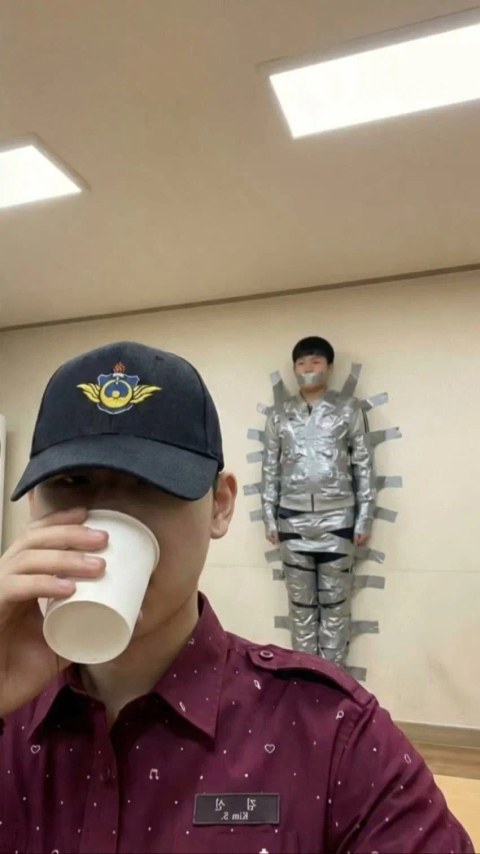 이게 공익 사진이라고? 밈 된 AI 이미지들